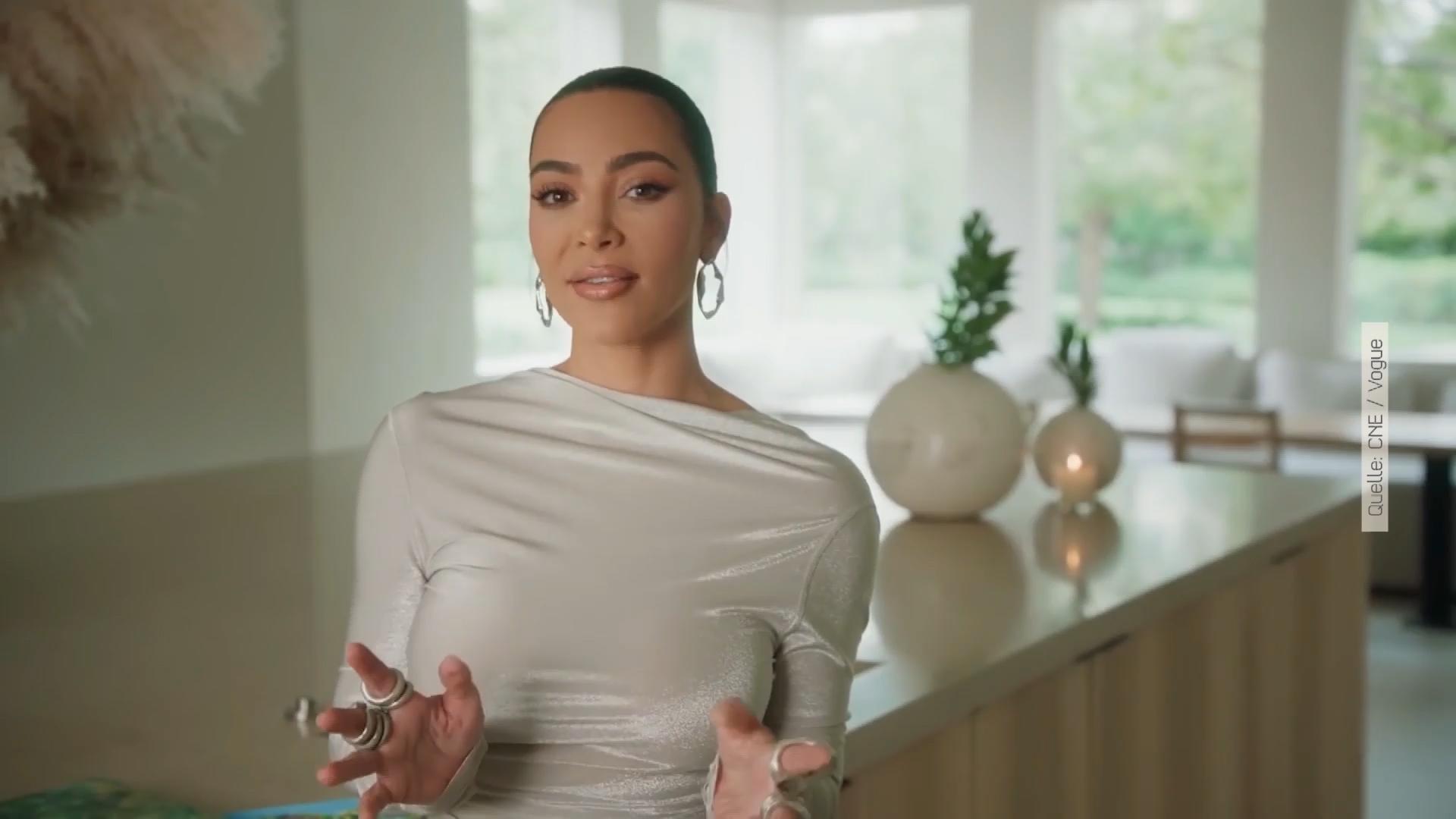 Kim Kardashian zeigt ihre Villa Einblicke in cremefarbenes Reich