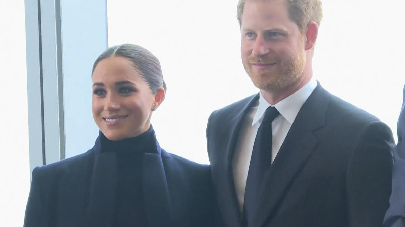 Meghan und Harry sollen Horror-Chefs sein Ansprech-Verbot & Farb-Zwang