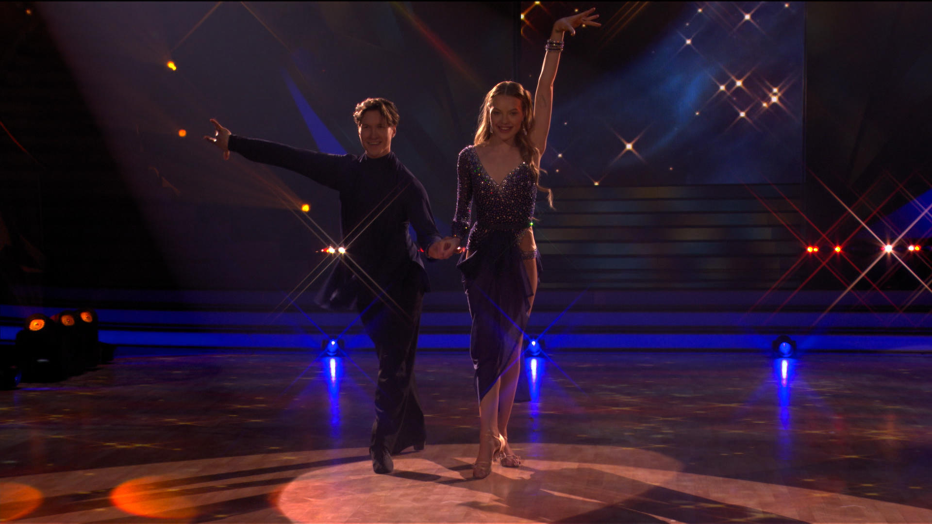 Cheyenne Ochsenknecht & Evgeny Vinokurov tanzen Rumba "Let's Dance"-Show 2