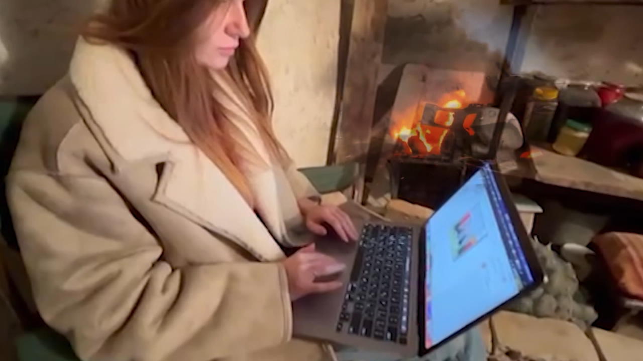 Ukrainische Hackerin kämpft gegen Putins Propaganda Heldin im Netz