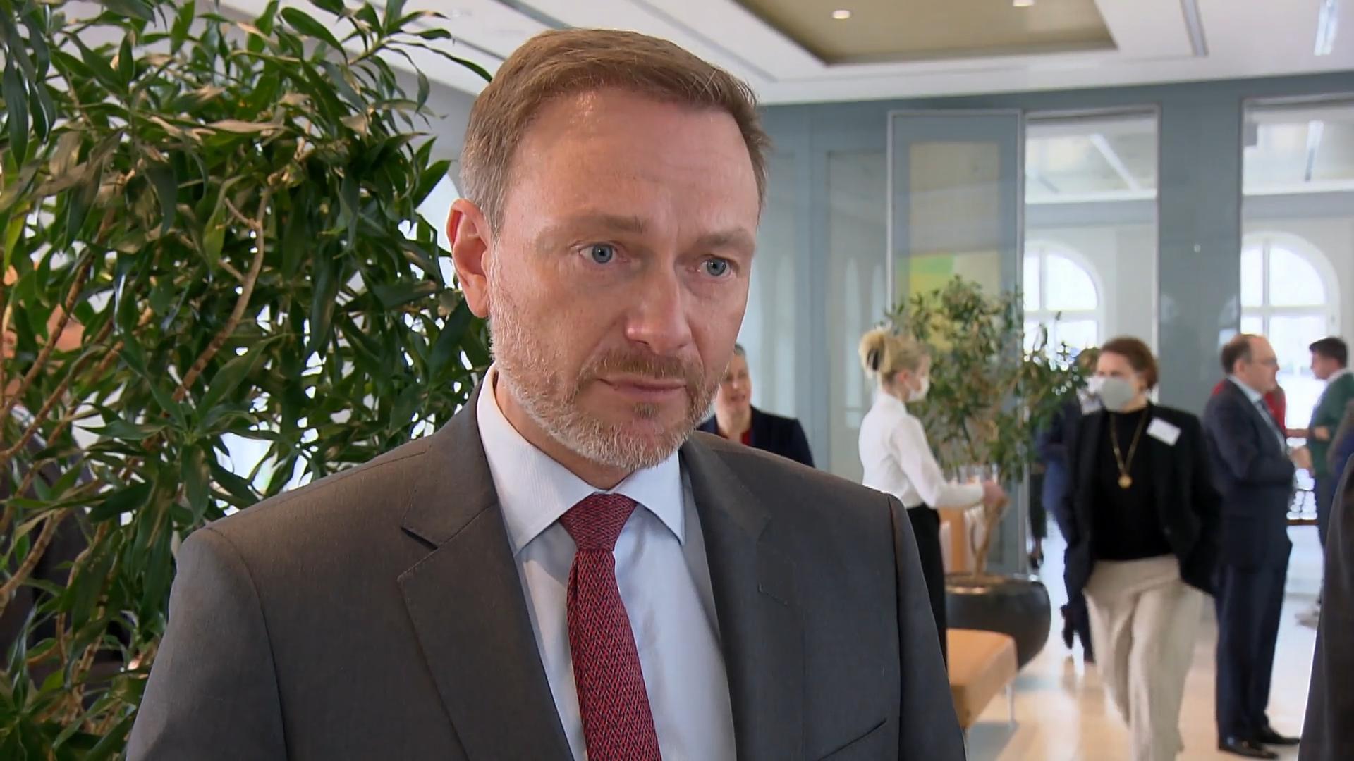 Wann kommen 9-Euro-Ticket und Co., Herr Lindner? Finanzminister im RTL-Interview