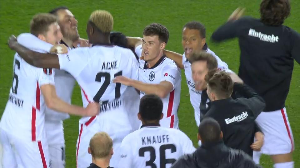 Endlich Schlusspfiff: Eintracht rastet aus Epische Frankfurter siegen bei Barca