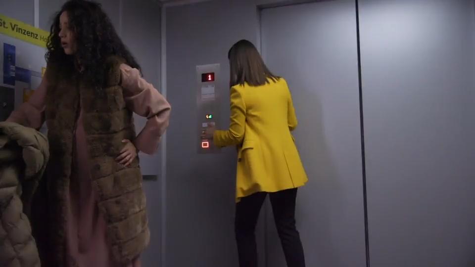 Plötzlich stecken Jenny und Malu im Aufzug fest AWZ-Spoiler!