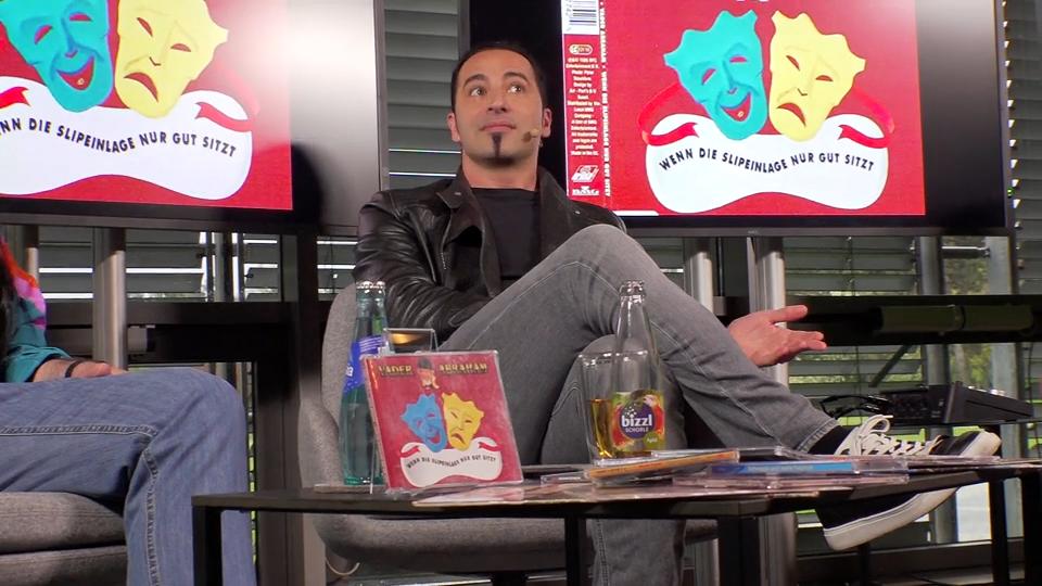 Bülent Ceylan gibt Podcast-Premiere vor Publikum Prewos Society-Countdown