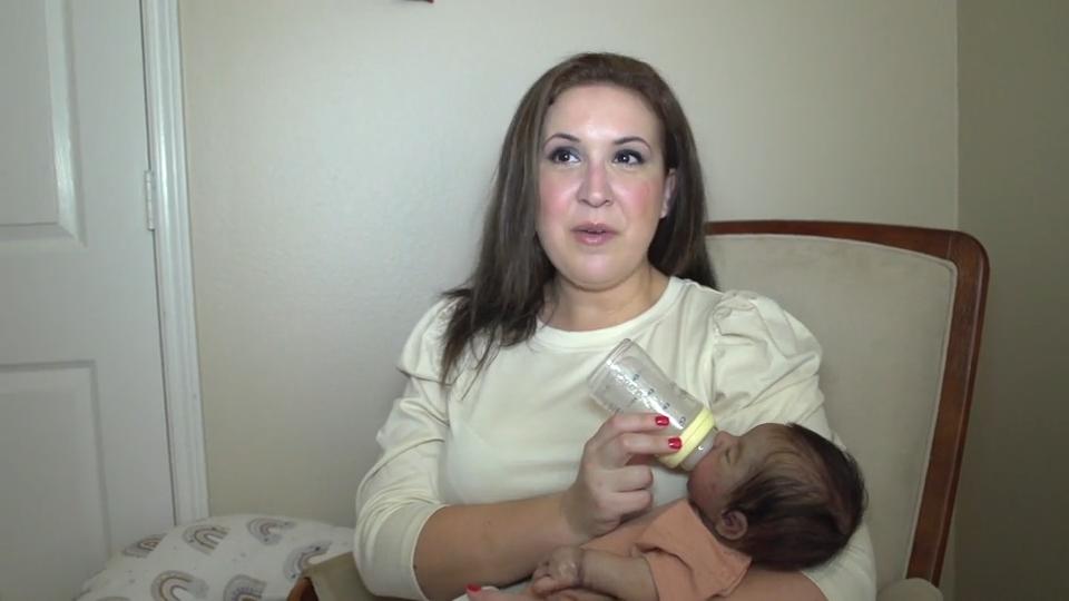 Wieso diese Babys Christina helfen Stolze Puppeneltern
