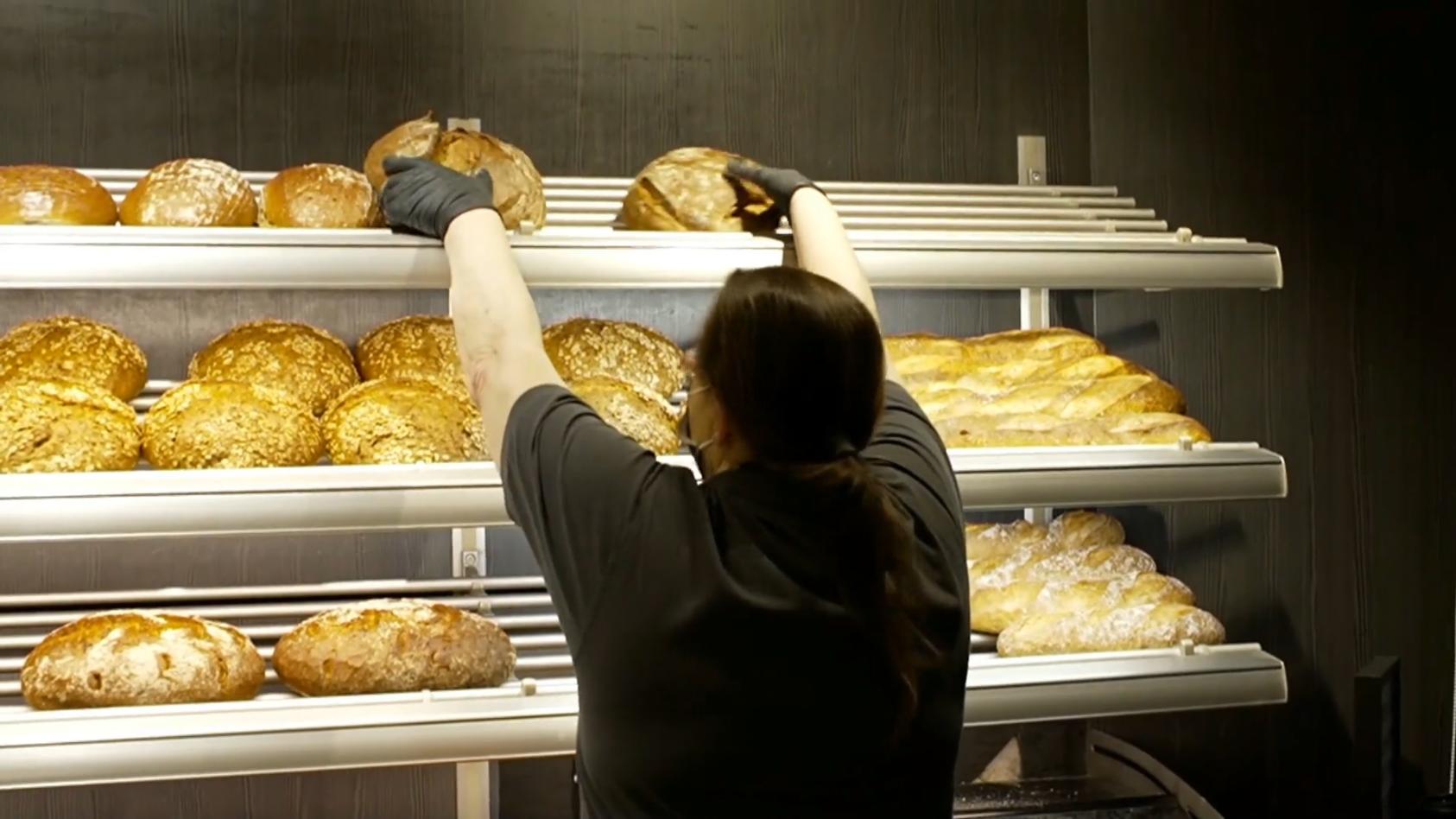 So teuer wird das liebste Grundnahrungsmittel der Deutschen Das Geschäft mit dem Brot