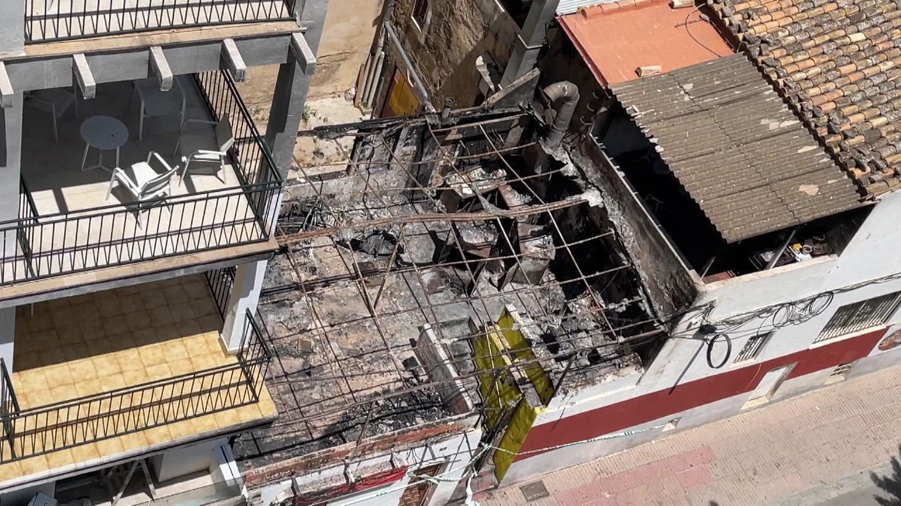 Mallorca: Augenzeugen-Video zeigt Ausmaß der Zerstörung Kegelbrüder fackeln Ballermann-Kneipe ab