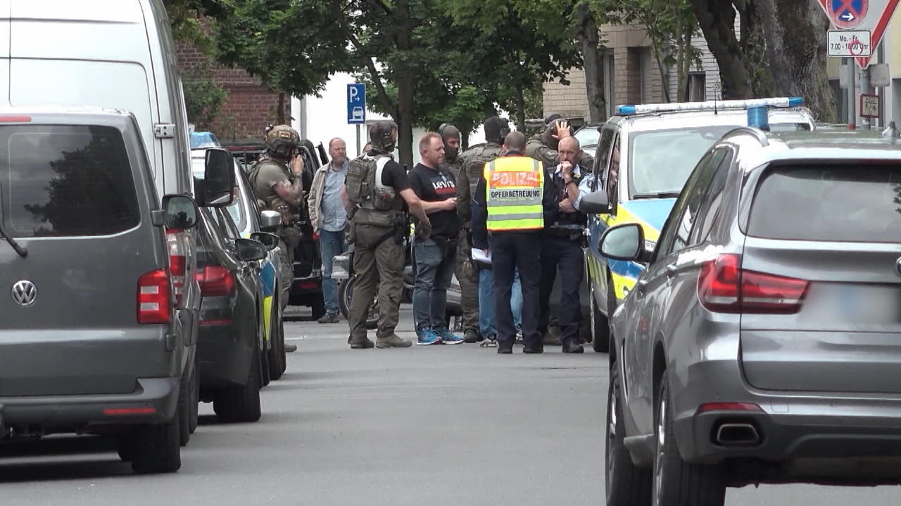 Polizei findet Schreckschusspistole nahe Schulgelände Nach Amok-Alarm in Dinslaken