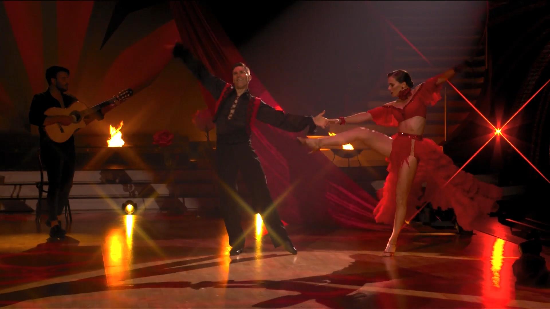 Renata Lucien e Christian Polanec riscaldano l'atmosfera con il flamenco, ed eccolo qui "Balliamo"-Giuria