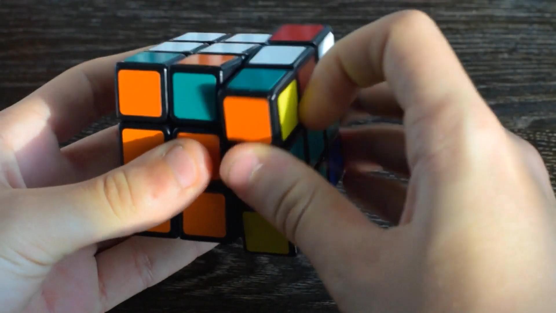 Mann löst Rubik's Cube in 1,2 Sekunden Kann das sein?