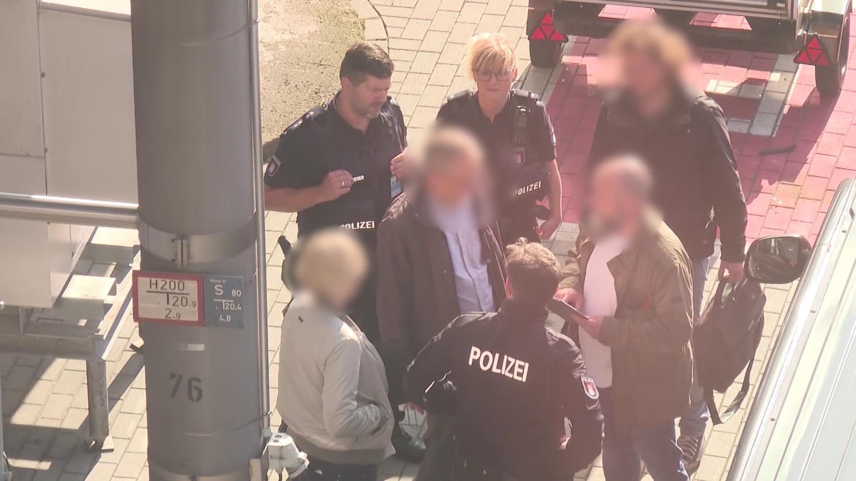 Polizei schnappt Hamburger S-Bahn-Schubser Radfahrer (56) starb