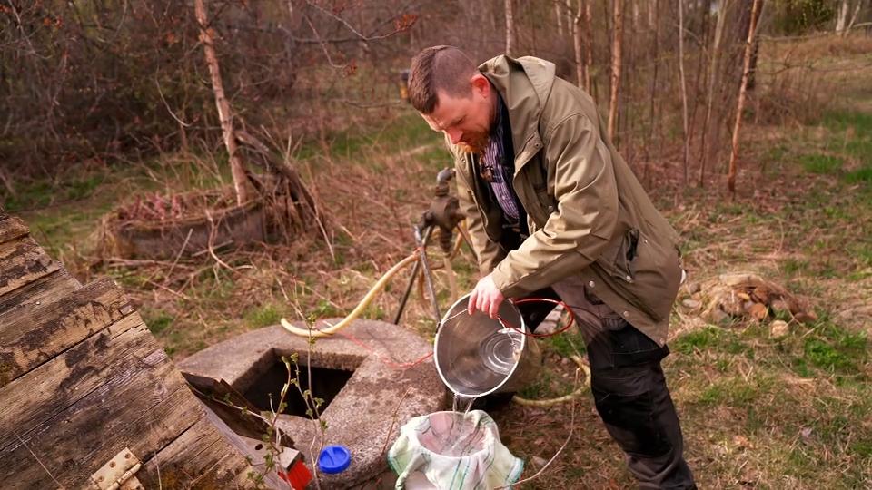Deutscher Aussteiger in Finnland - ohne Strom und Wasser Huck Middeke lebt in einer Jurte in Finnland