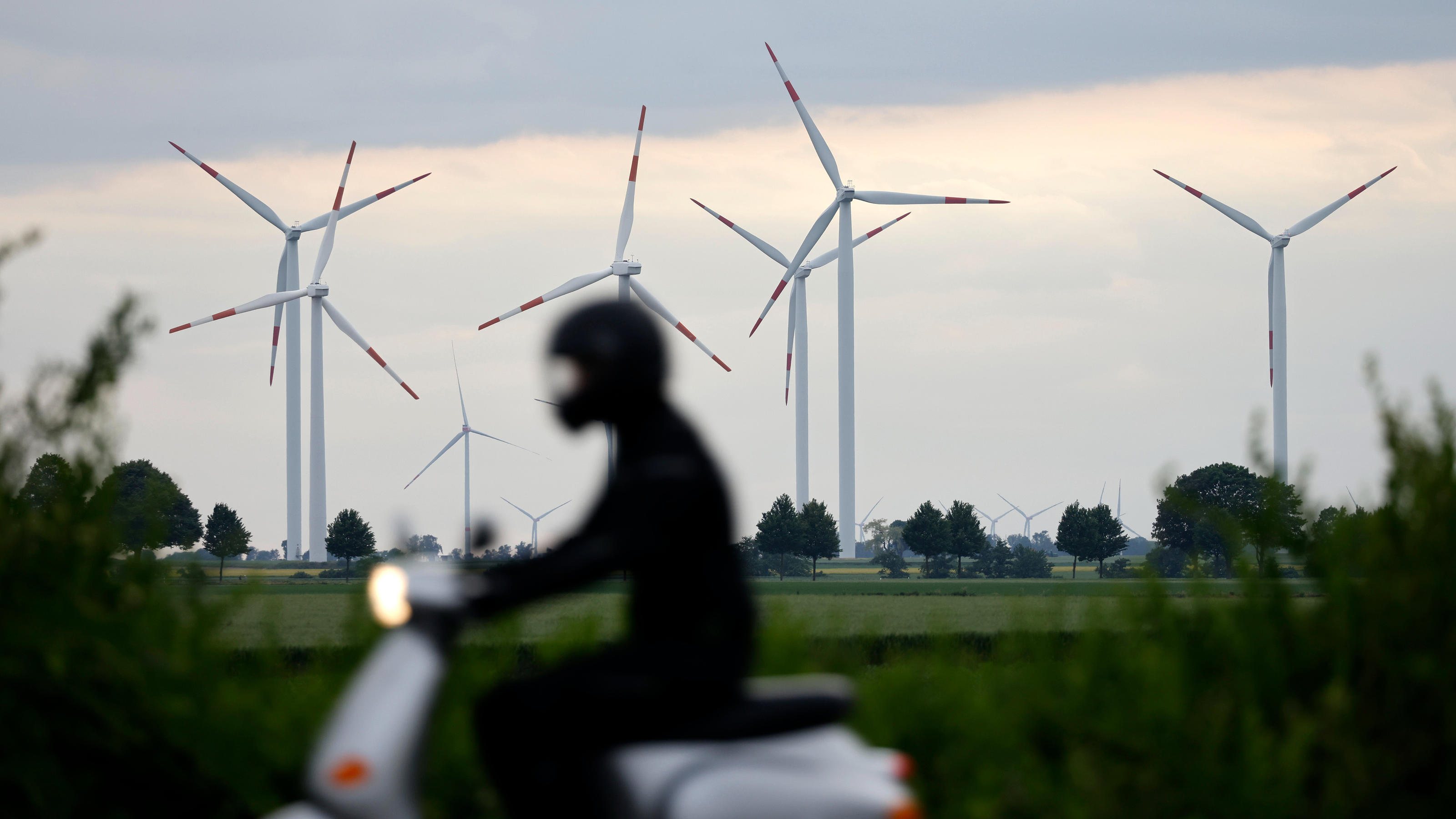 Sonne, Wind, Kohle: Woher kommt unser Strom? Wetter 2022 ist gut für regenerative Energien