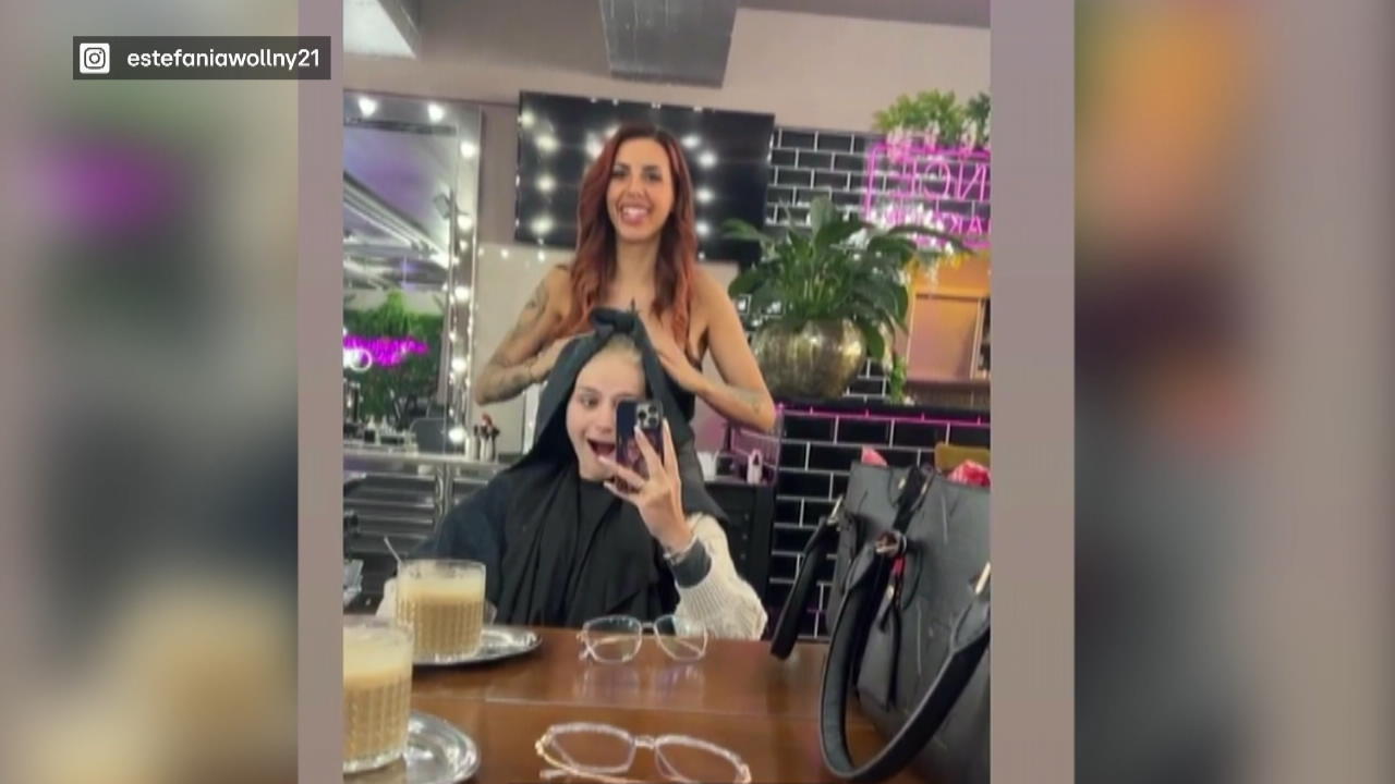 Estefania Wollny lässt sich die Haare färben Schock beim Friseur
