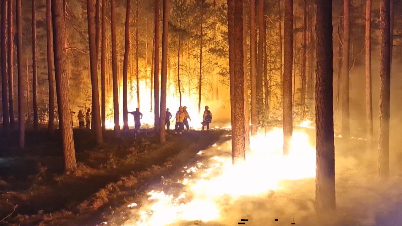 Hoffen auf Regen in Brandenburg Großbrände bedrohen Dörfer