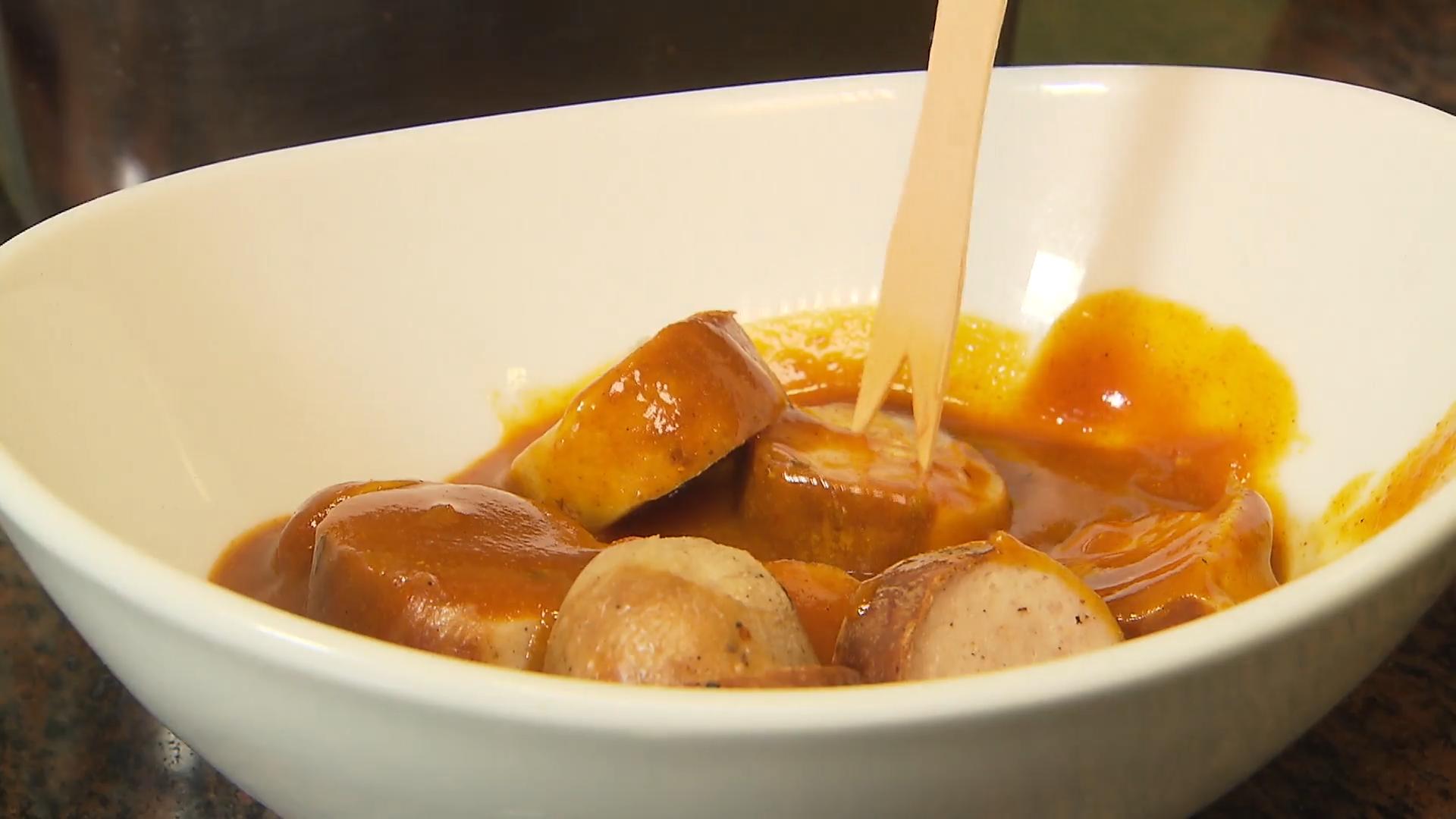 Koch fordert Currywurst-Emoji Pott-Gericht