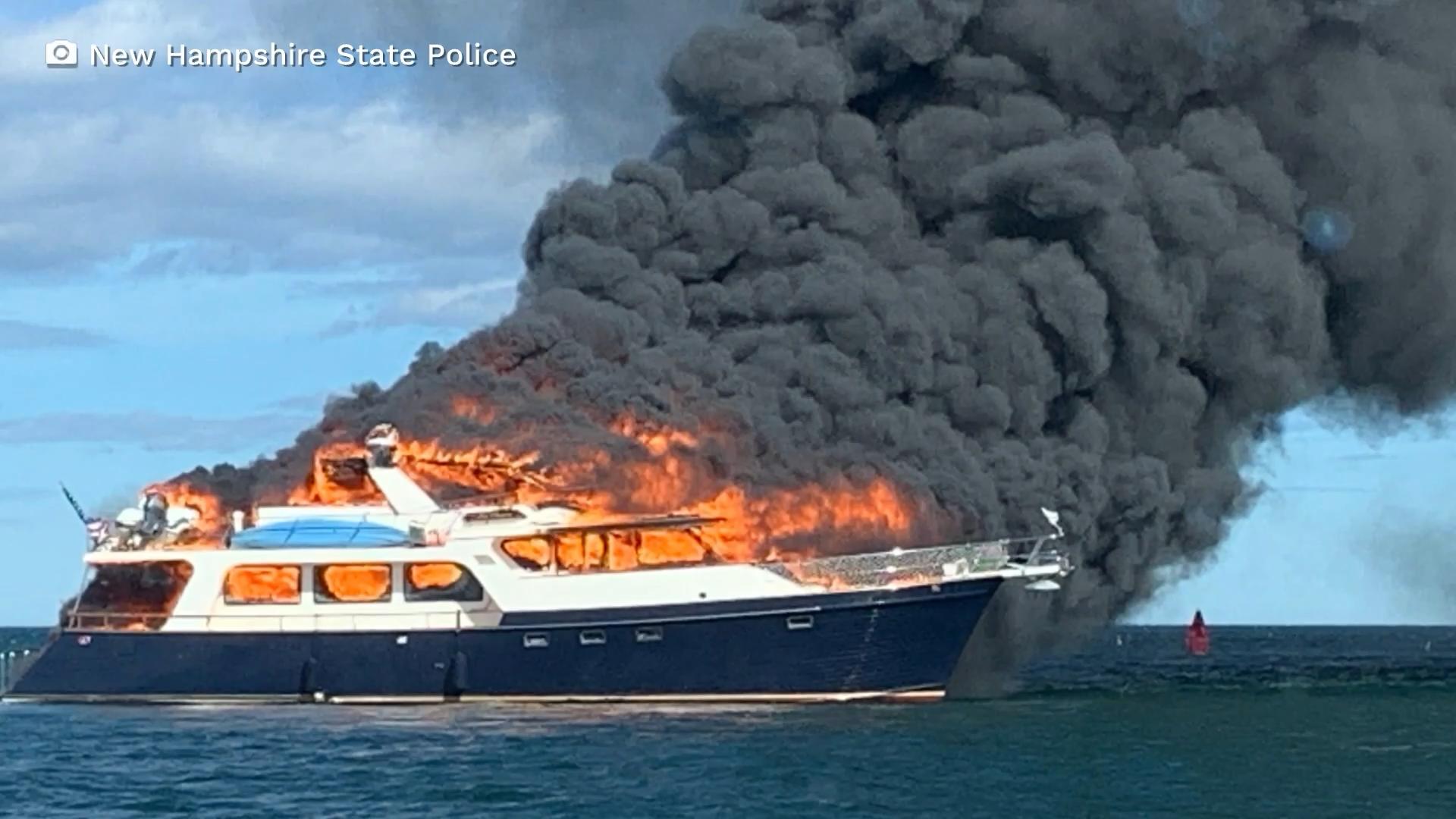 Perahu terbakar - Fischer menjadi drama pahlawan di Amerika