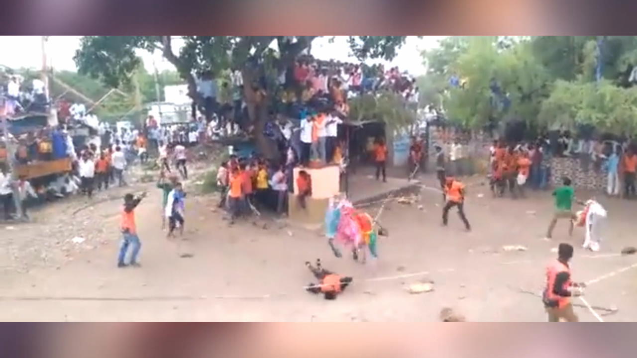 Dramatisches Stierkampf-Festival in Indien Mann niedergemäht - später 7 Tote