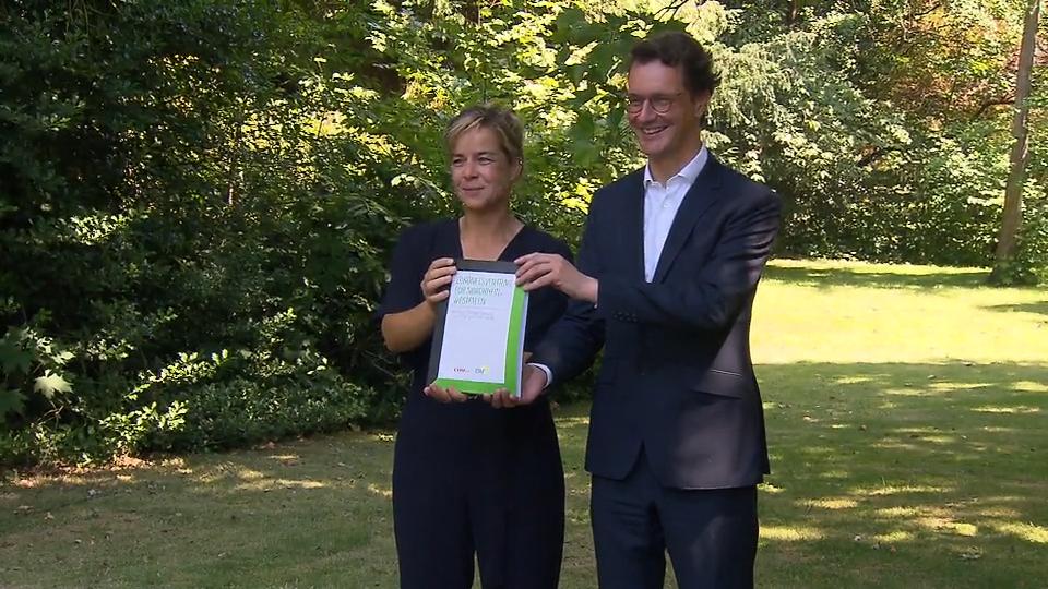 NRW wird schwarz-grün Koalitionsvertrag vorgestellt