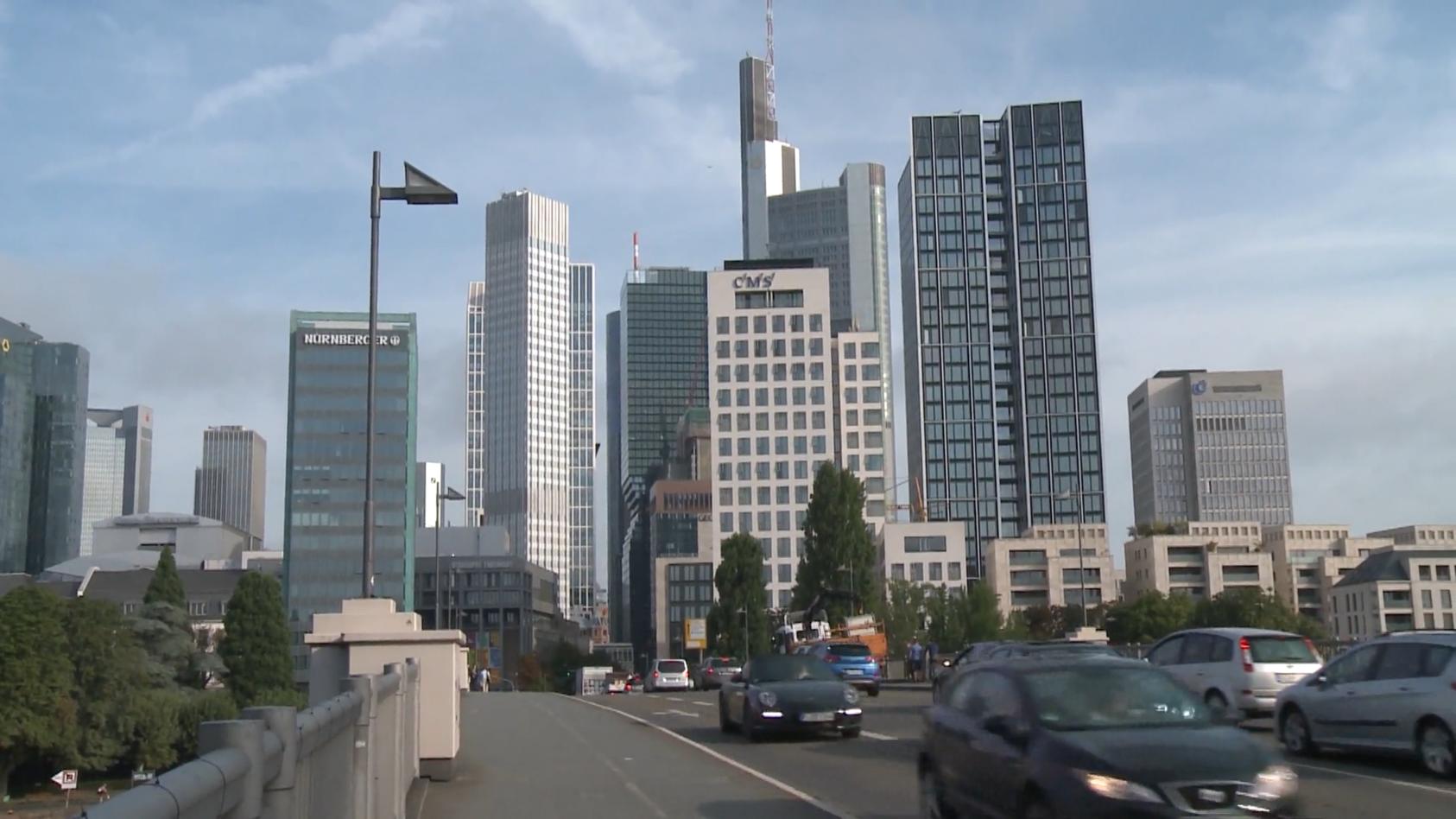 Umweltschonender Anreiz für Frankfurts Autofahrer Gratis-Ticket statt PKW