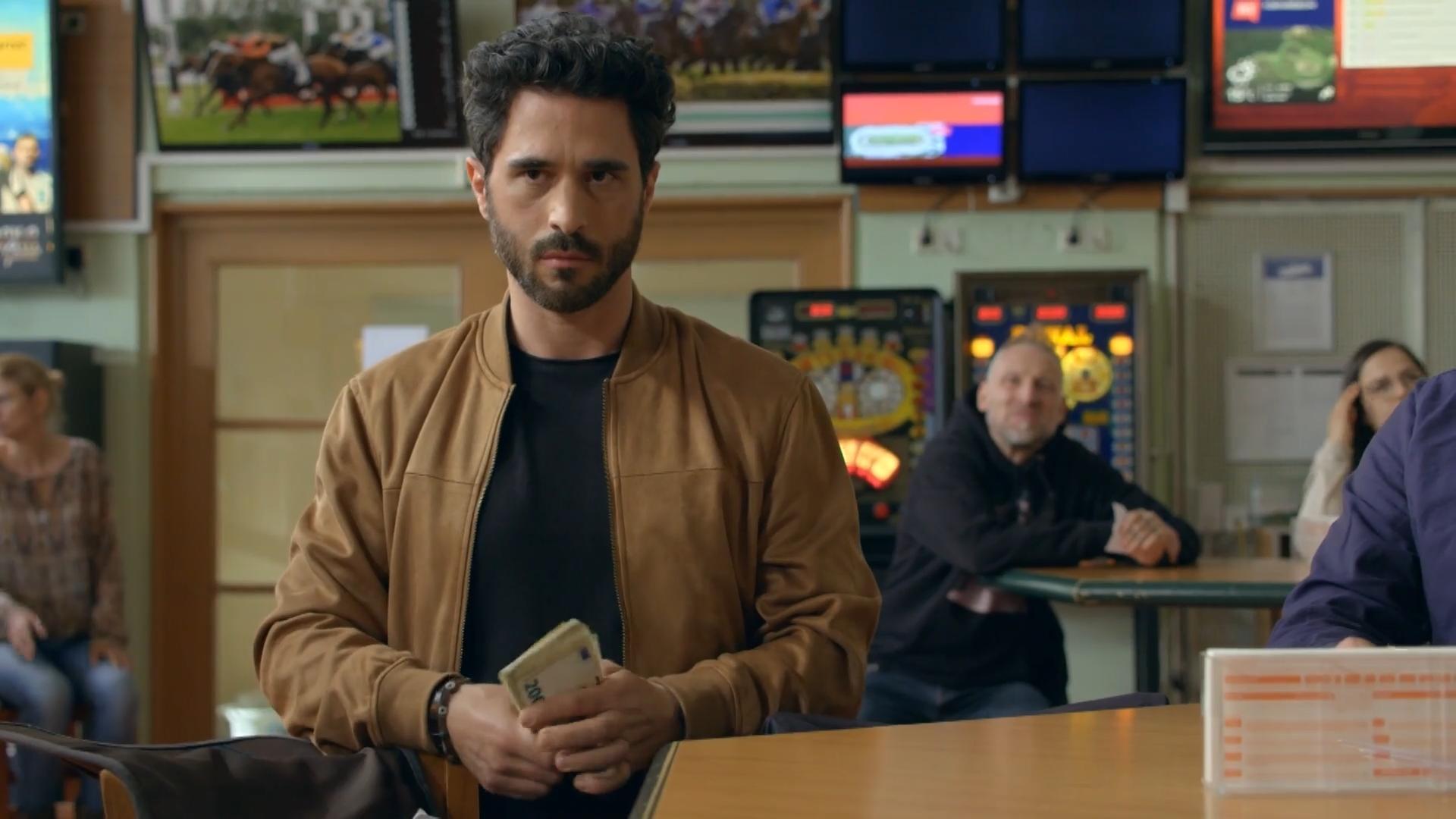 Verfällt Tobias dem Glücksspiel? GZSZ-Folge 7546 vom 01.07.2022