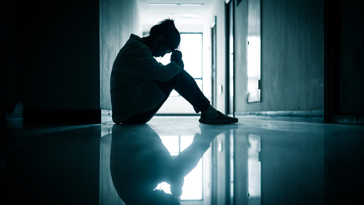 Immer mehr Teenies haben psychische Probleme Jung und depressiv