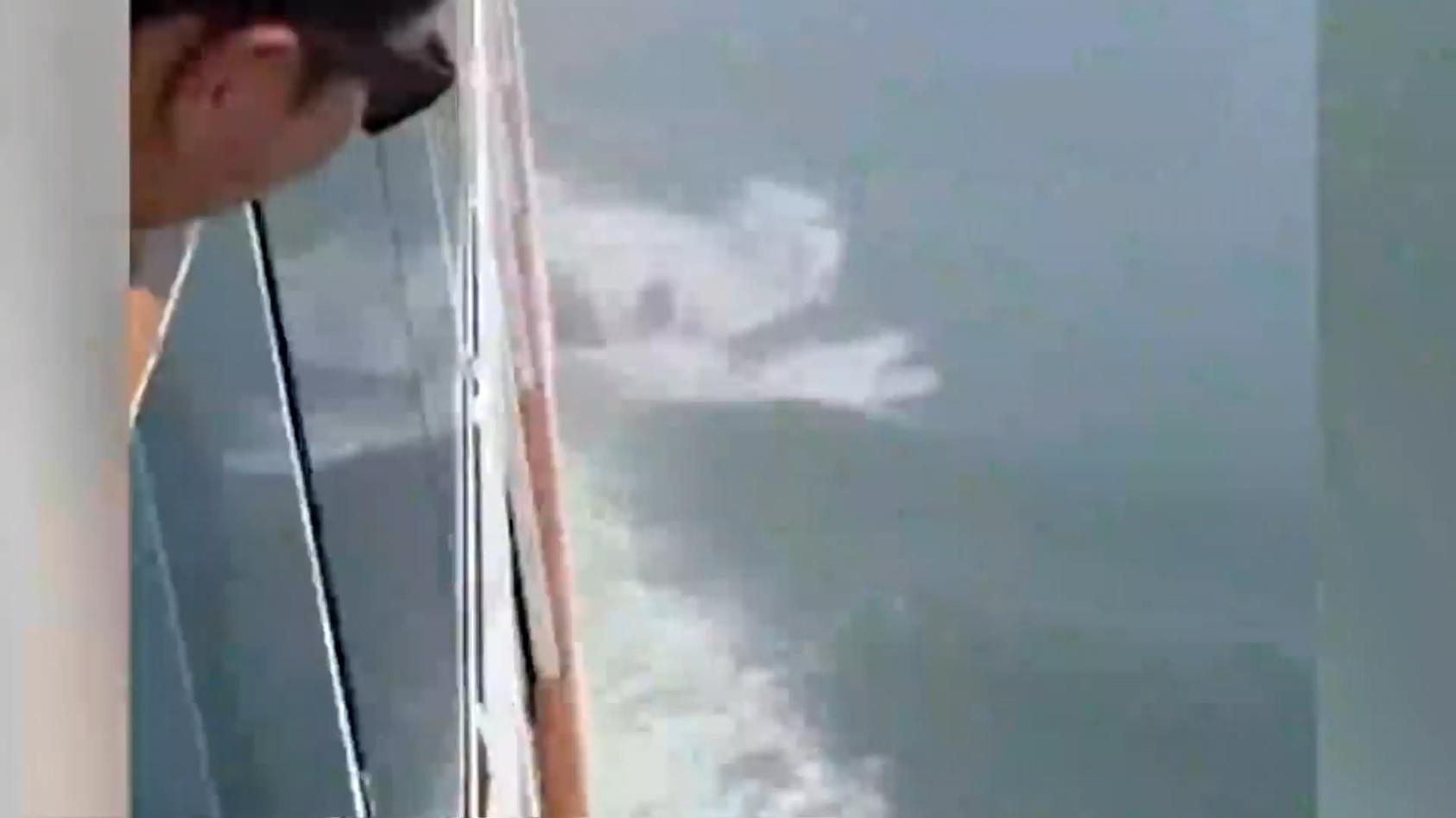 Kreuzfahrt-Passagier filmt Crash mit Eisberg Drama auf Hoher See