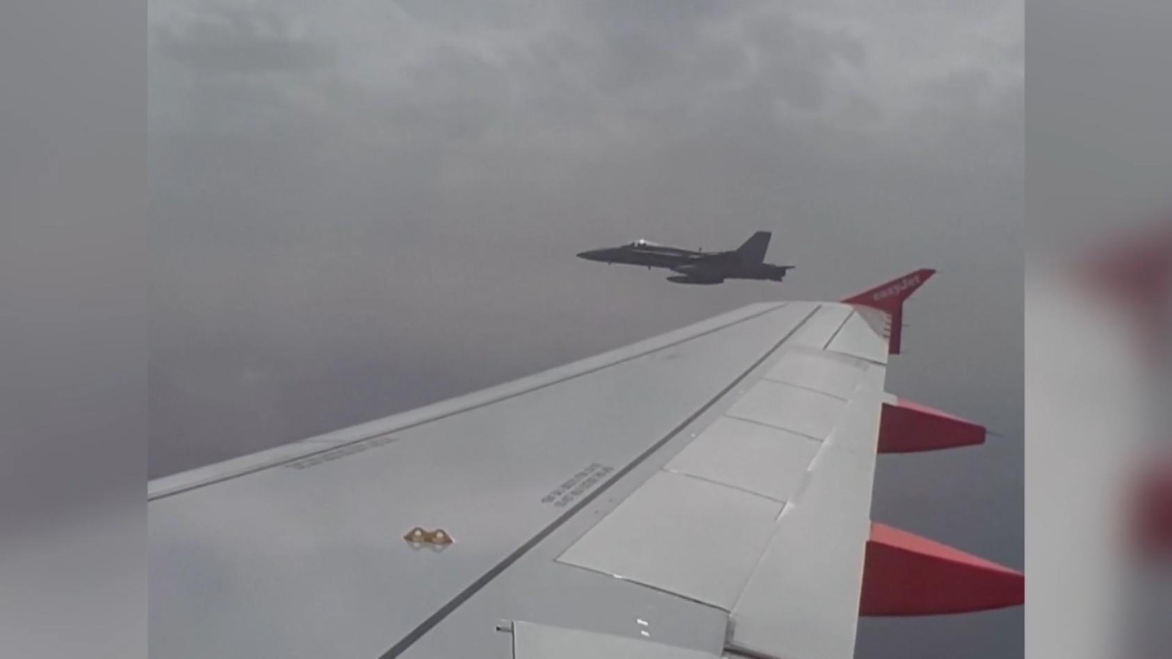 Hier zwingt Kampfjet einen Ferienflieger zur Landung Bombendrohung