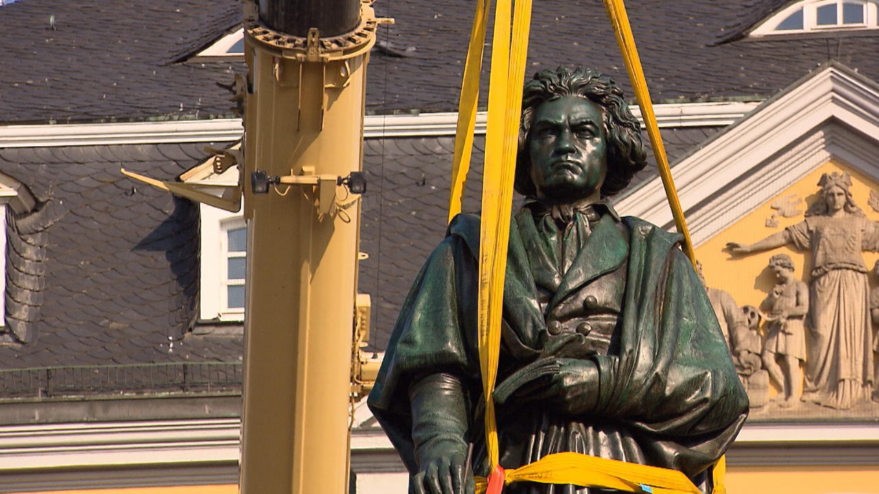 Bonn hat Ludwig van Beethoven wieder Statue auf Münsterplatz