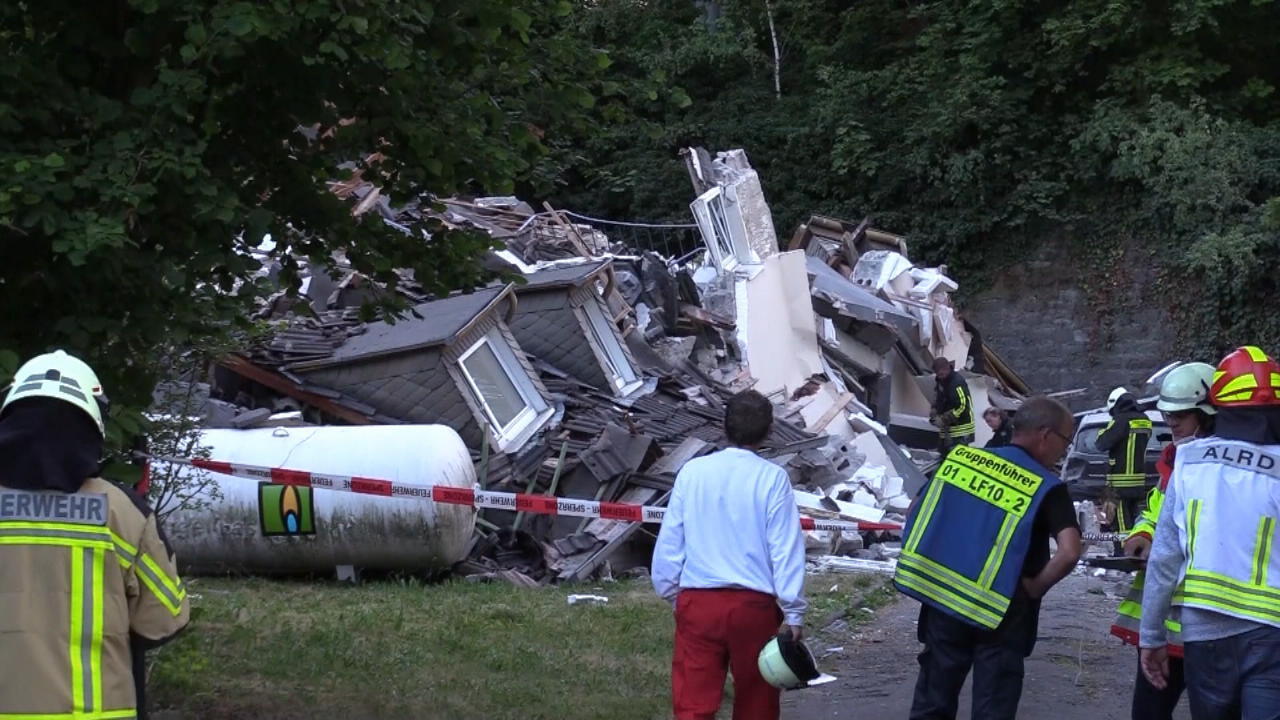 Mehrfamilienhaus ín Hemer explodiert Dramatische Bilder im Sauerland