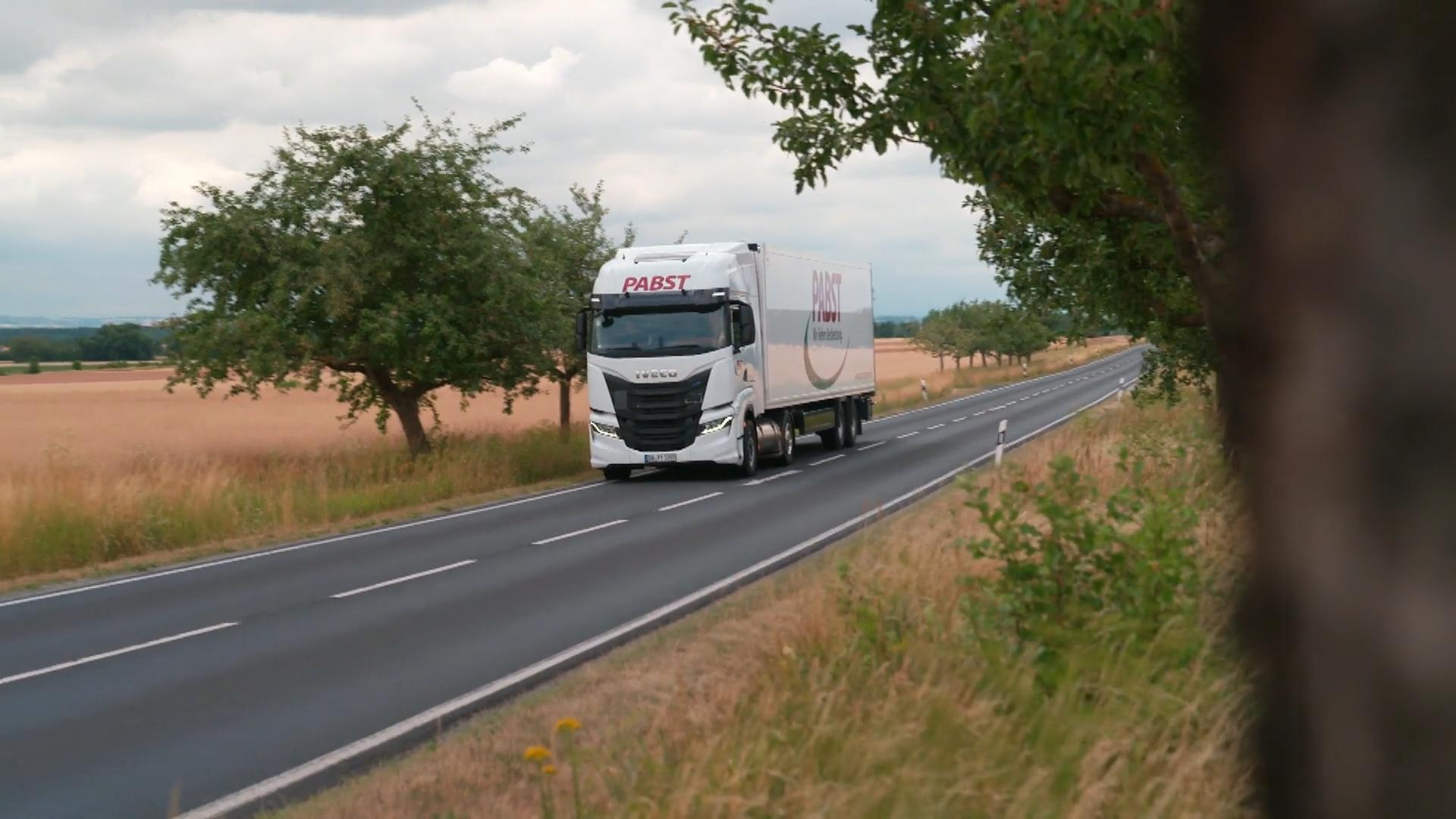 Branchenverband warnt: es fehlen bis zu 100.000 Fahrer! LKW-Fahrermangel verschärft sich