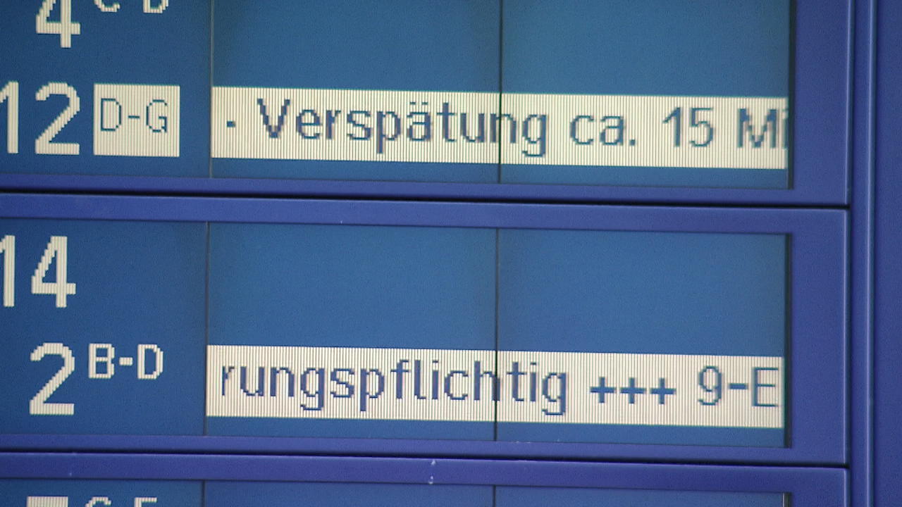 Bahn verspätet sich im Juni noch häufiger Warten bei Deutscher Bahn