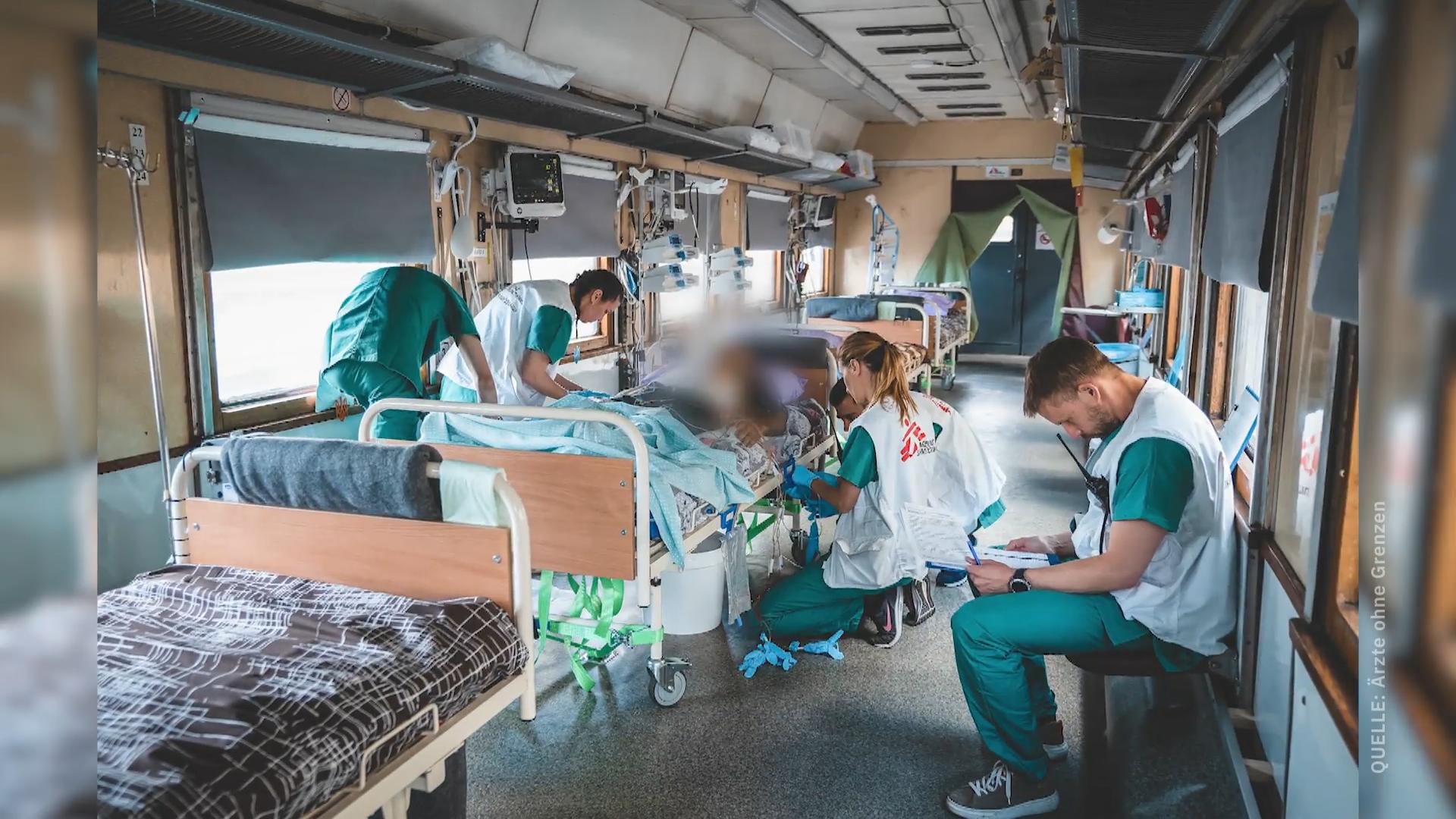 Krankenstation auf Schienen Transport von der Frontlinie in die West-Ukraine