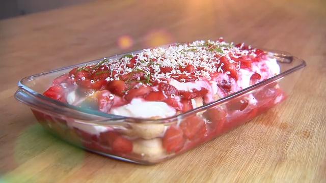 Sommerdesserts: Erdbeer-Tiramisu und Melonen-Bowle Frisch und fruchtig