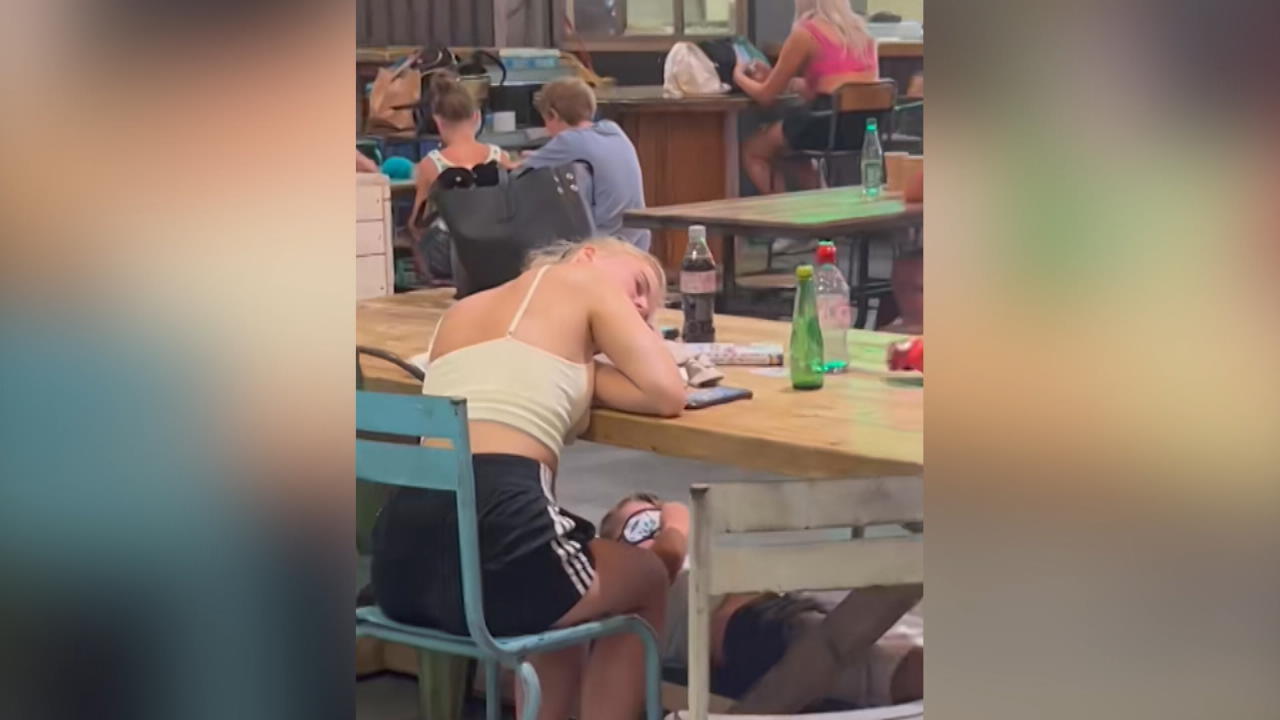 Ibiza: Dozens of partygoers get sleep at the airport after Sandmann had to work overtime