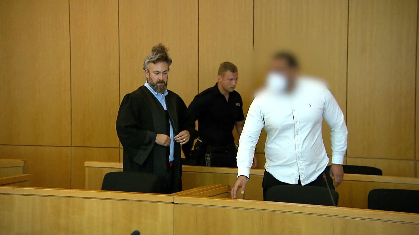 32-Jähriger in Aachen vor Gericht Schüsse abgefangen