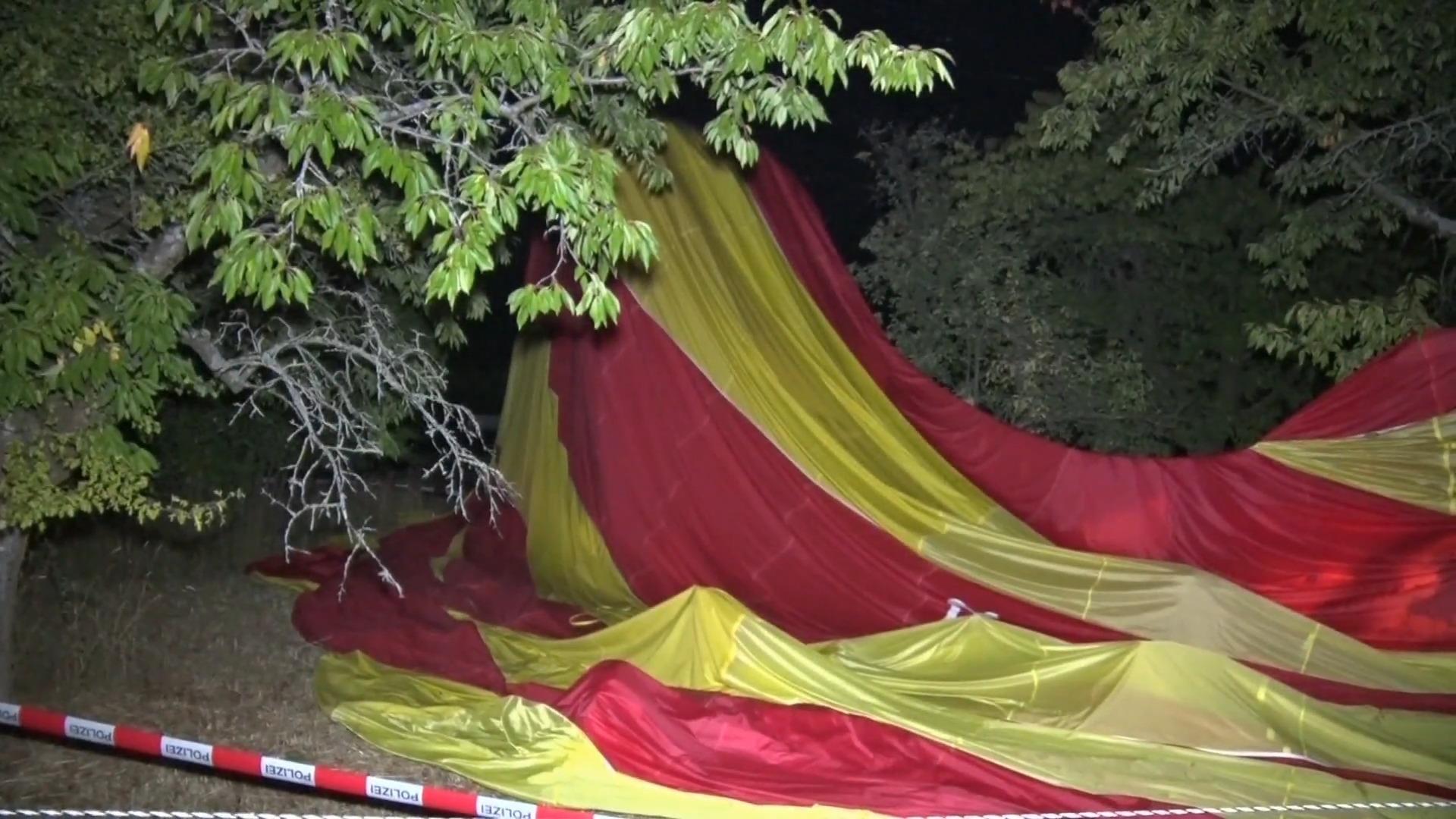 Heißluftballon schleudert Auto durch die Luft – Mann stirbt Tragödie bei Ballonstart