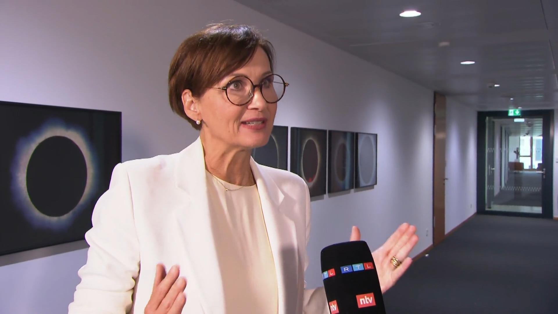 Bildungsministerin gegen Maskenpflicht Das Schuljahr beginnt