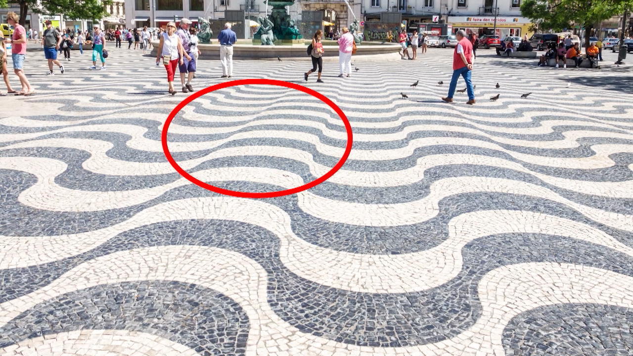 Optical illusion in the middle of Lisbon What's wrong with the floor?