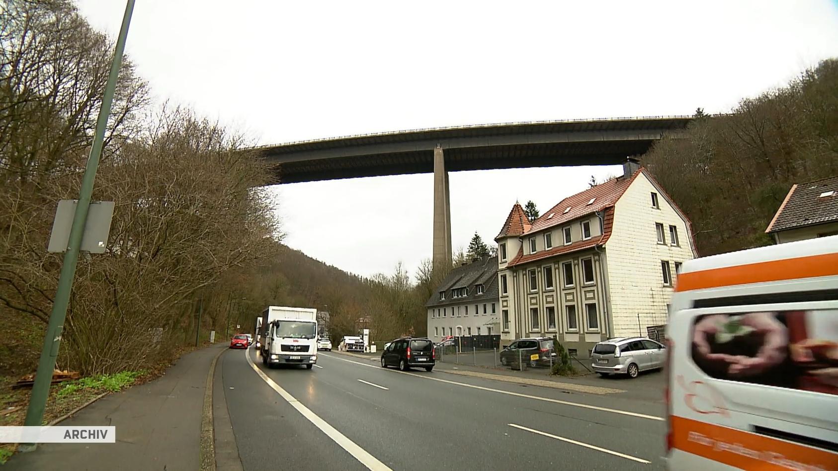 Verkehrsminister an Brücke Lüdenscheid