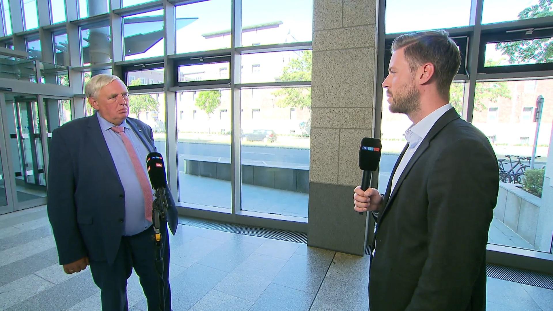 Gespräch mit NRW-Gesundheitsminister Karl-Josef Laumann Interview