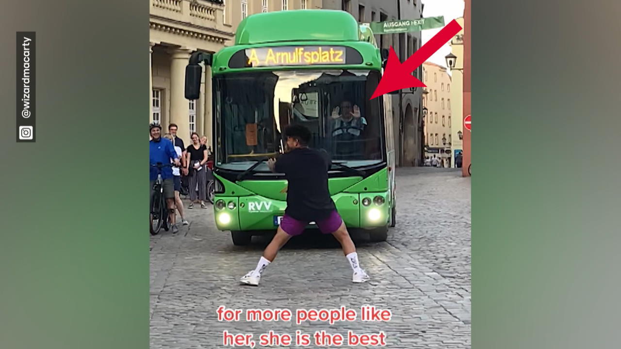 Busfahrerin tanzt mit TikToker - und geht viral! Hier stimmt der Rhythmus!