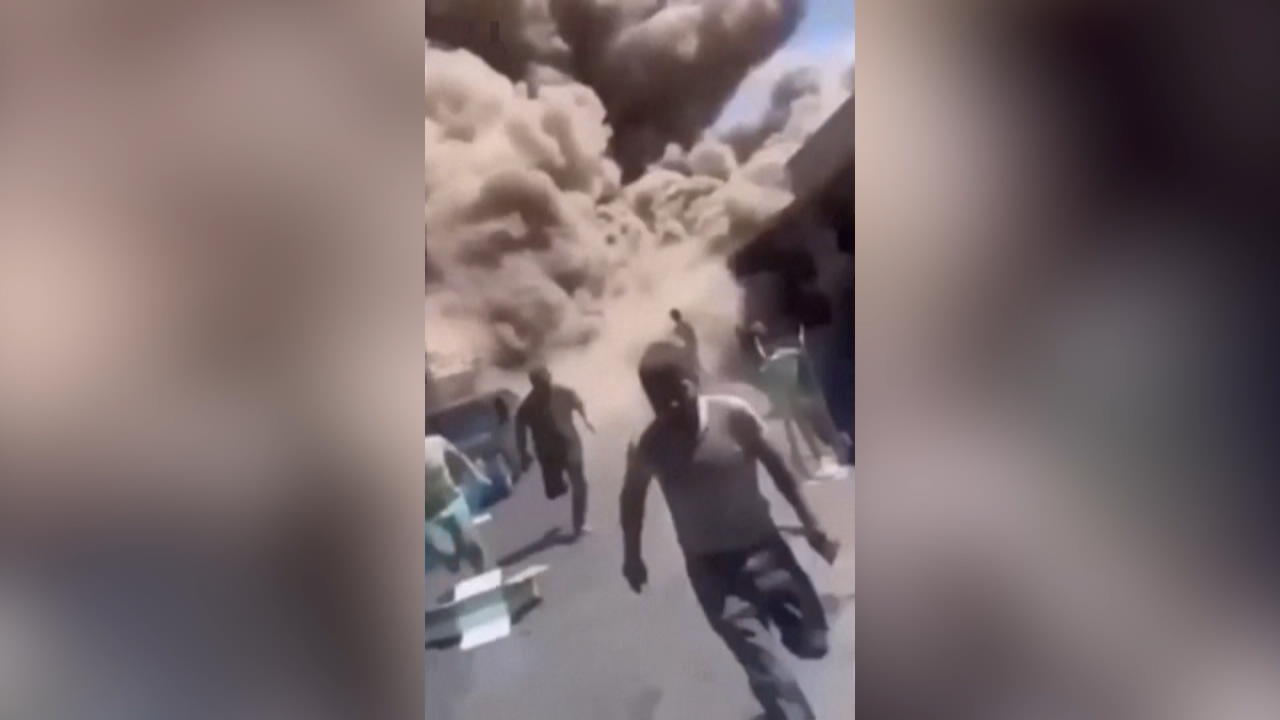 Große Explosion erschüttert Eriwan Detonation auf Marktplatz