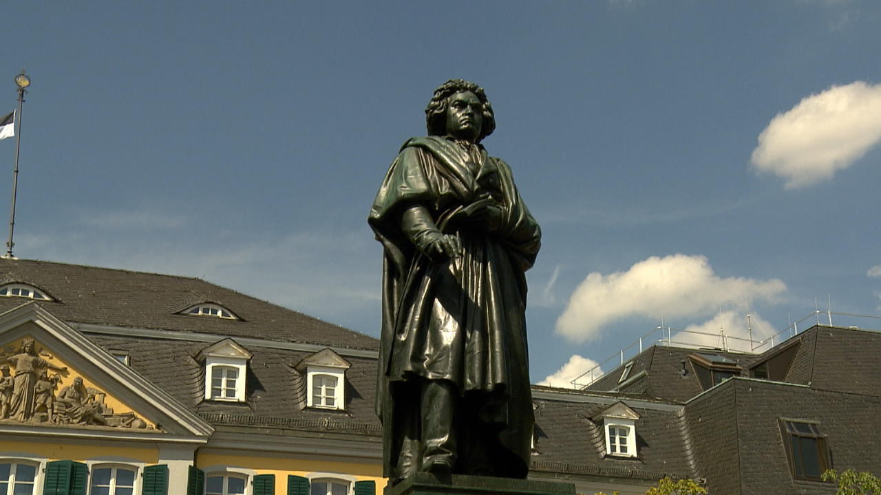 Beethoven-Denkmal offiziell enthüllt Historisches Spektakel