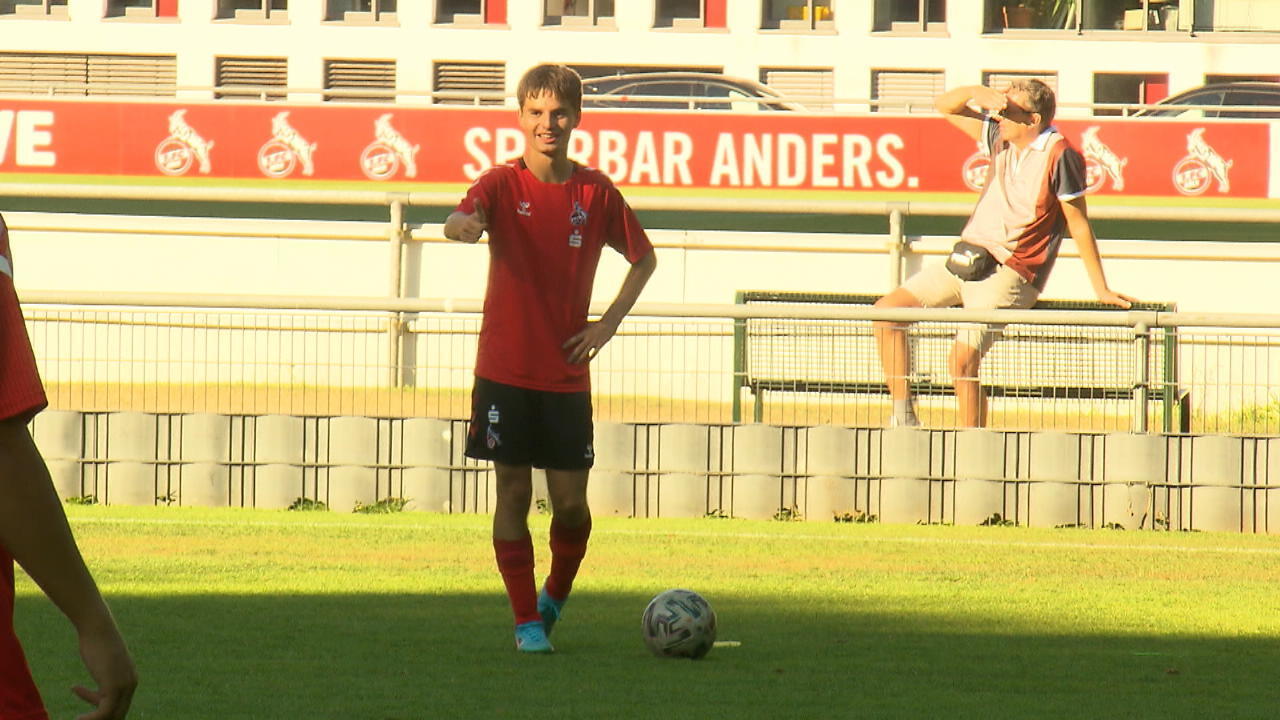 Fußball-Talent findet em Köln neues Zuhause 15-Jähriger aus der Ukraine geflohen