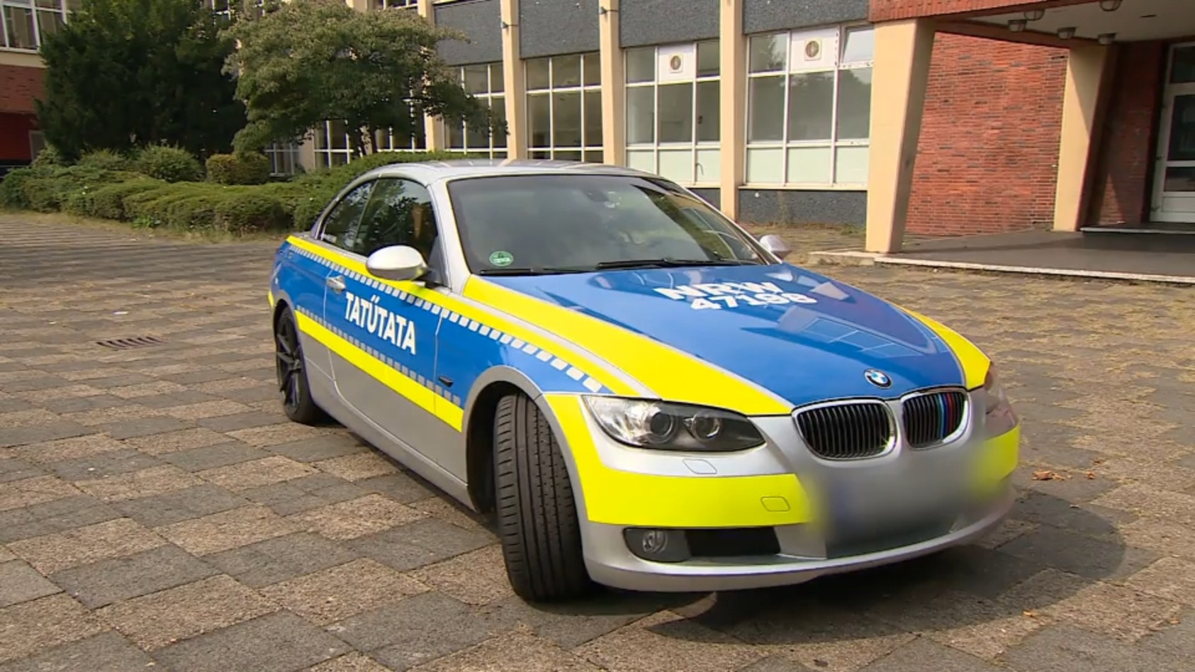 privatauto-in-polizei-optik-ist-das-legal-fake-einsatzwagen-sorgt