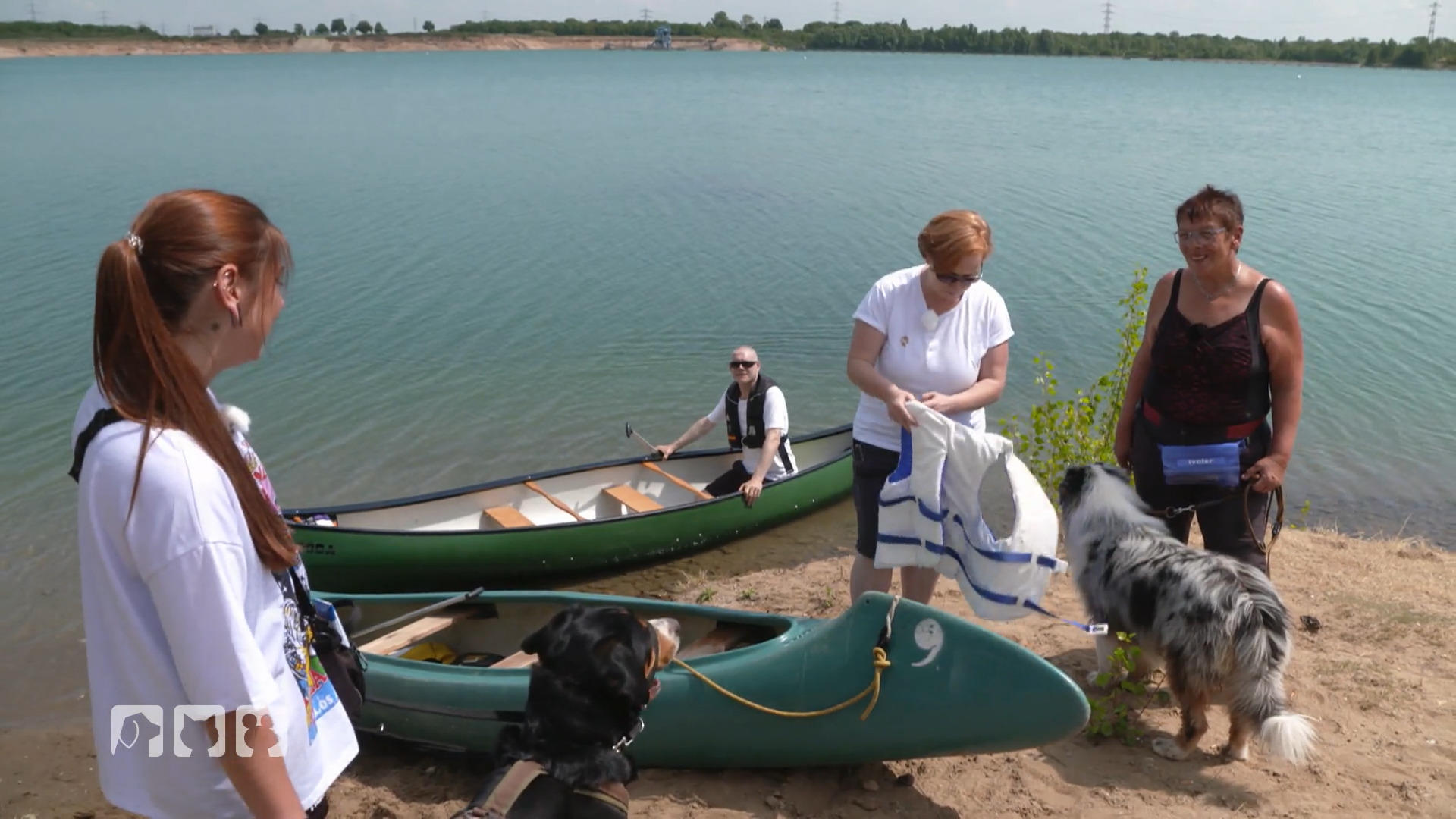 Kanu fahren mit Hund - Was muss man beachten? Für alle Wasserratten
