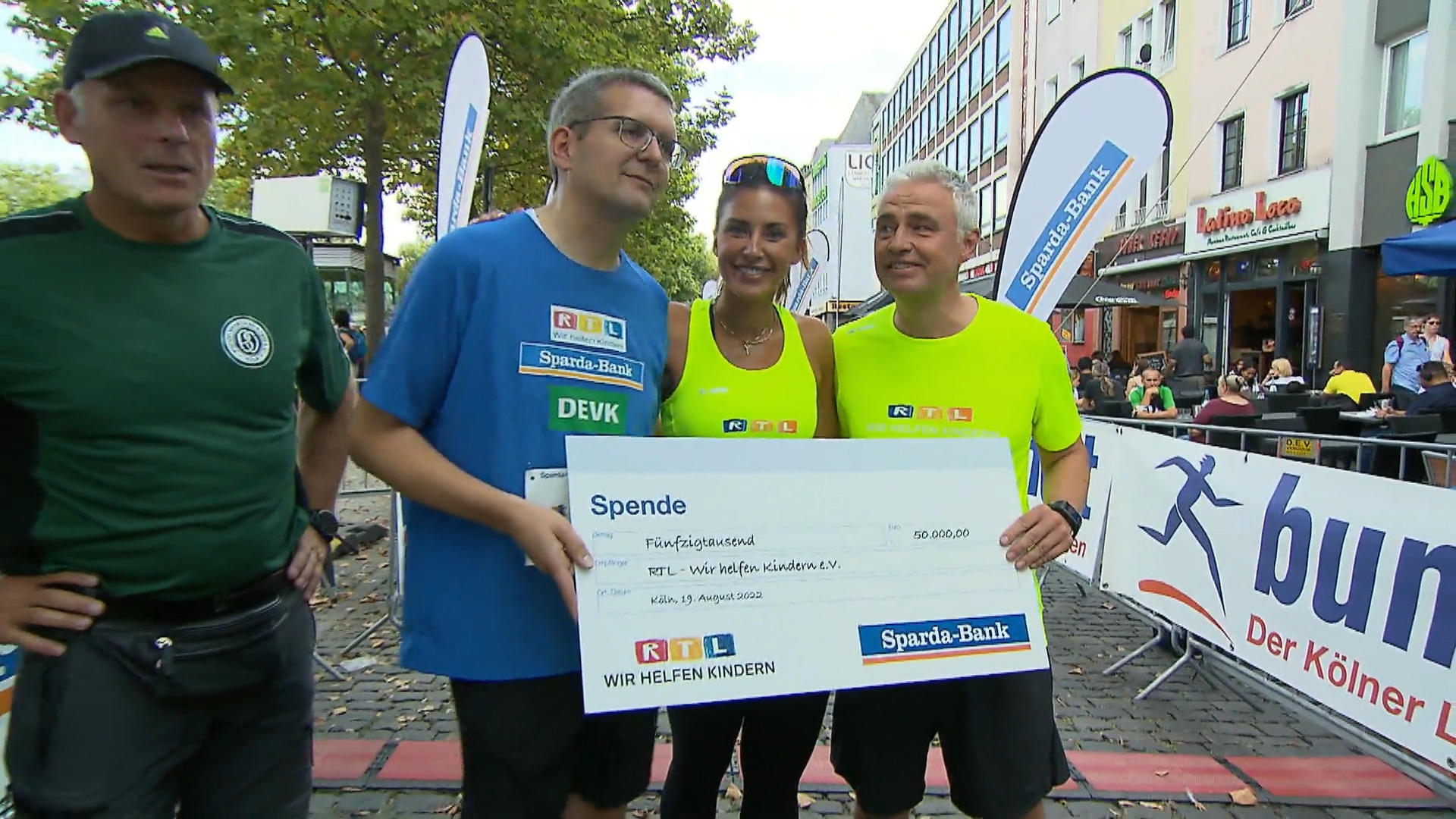 50.000 Euro Spende von der Sparda-Bank Kölner Altstadtlauf