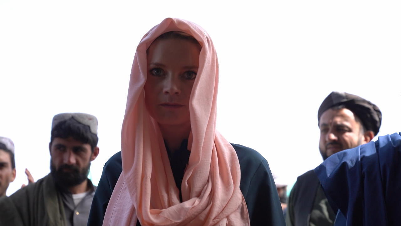 Reporterin im Interview: Liv von Boettcher bei den Taliban 60 Tage Frauenhass