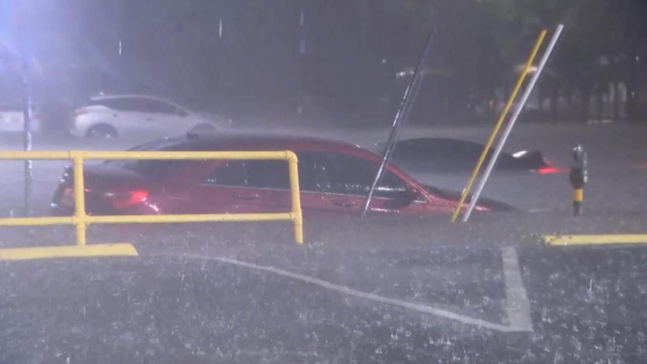 Rekordmenge an Regen und Überflutungen in Dallas Region ruft Katastrophenfall aus